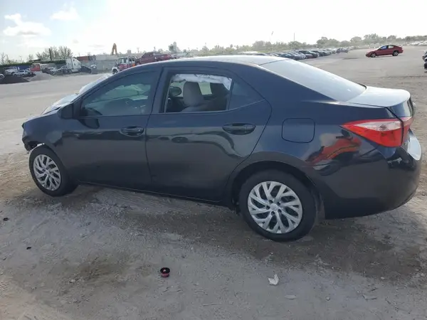 5YFBURHE7HP641438 2017 TOYOTA COROLLA - Image 2