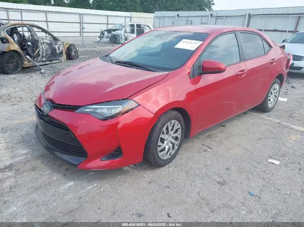 5YFBURHE7HP641973 2017 TOYOTA COROLLA - Image 2