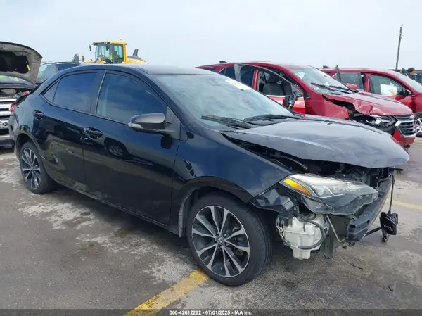 5YFBURHE7HP643951 2017 TOYOTA COROLLA - Image 1