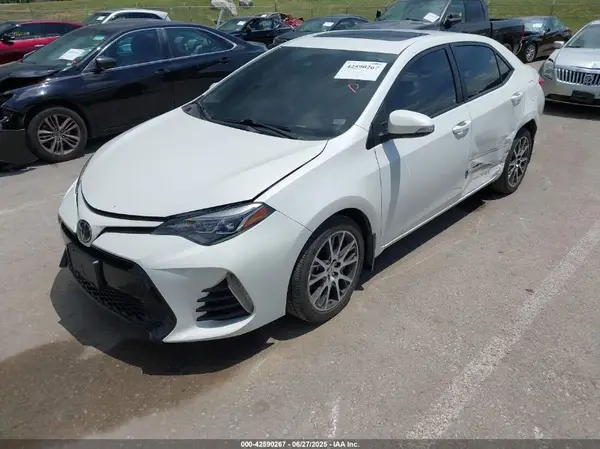 5YFBURHE7HP644484 2017 TOYOTA COROLLA - Image 2