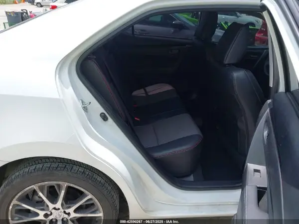 5YFBURHE7HP644484 2017 TOYOTA COROLLA - Image 8