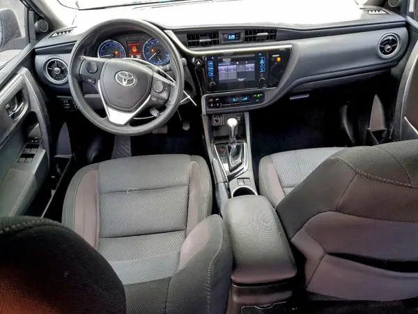 5YFBURHE7HP645666 2017 TOYOTA COROLLA - Image 8