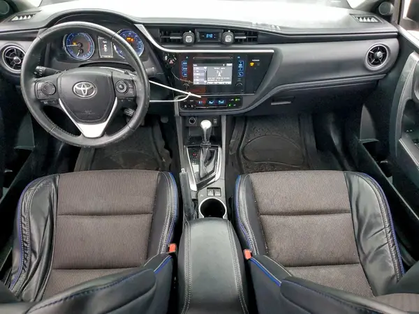 5YFBURHE7HP645909 2017 TOYOTA COROLLA - Image 8