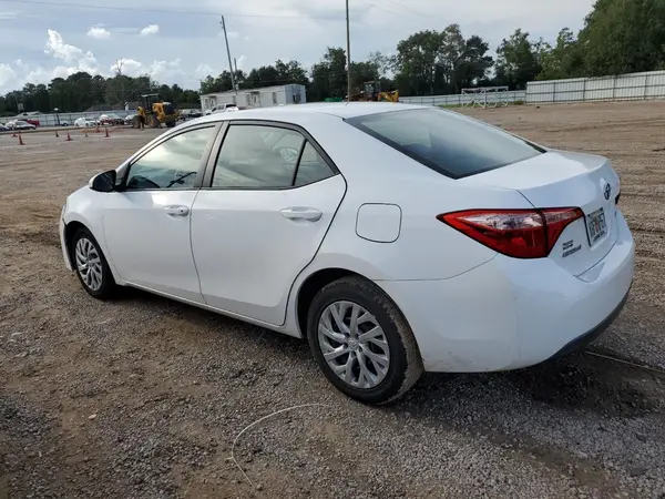 5YFBURHE7HP646123 2017 TOYOTA COROLLA - Image 2