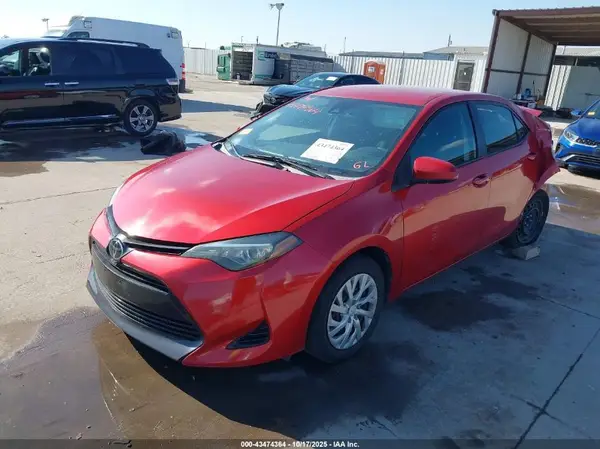 5YFBURHE7HP648129 2017 TOYOTA COROLLA - Image 2