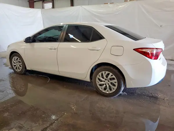 5YFBURHE7HP648969 2017 TOYOTA COROLLA - Image 2