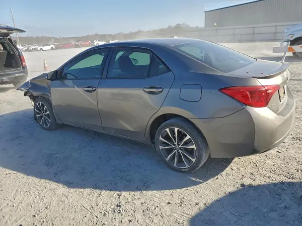 5YFBURHE7HP649250 2017 TOYOTA COROLLA - Image 2