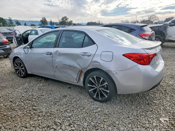 5YFBURHE7HP650124 2017 TOYOTA COROLLA - Image 2