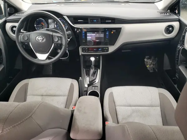 5YFBURHE7HP650592 2017 TOYOTA COROLLA - Image 8