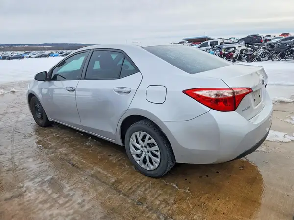 5YFBURHE7HP650706 2017 TOYOTA COROLLA - Image 2