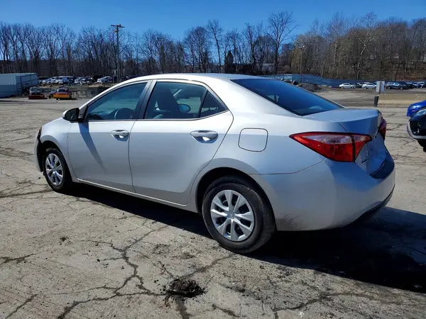 5YFBURHE7HP650964 2017 TOYOTA COROLLA - Image 2