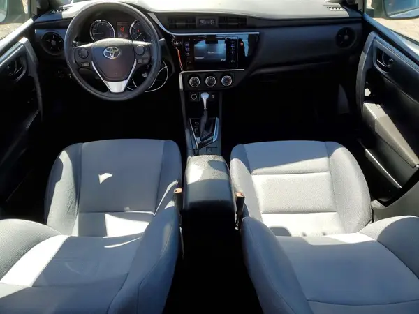5YFBURHE7HP650964 2017 TOYOTA COROLLA - Image 8