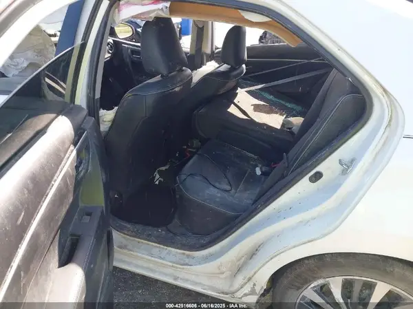 5YFBURHE7HP651645 2017 TOYOTA COROLLA - Image 8