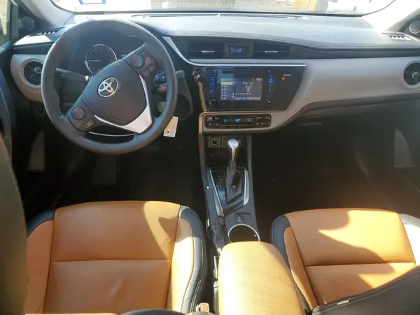 5YFBURHE7HP653587 2017 TOYOTA COROLLA - Image 8