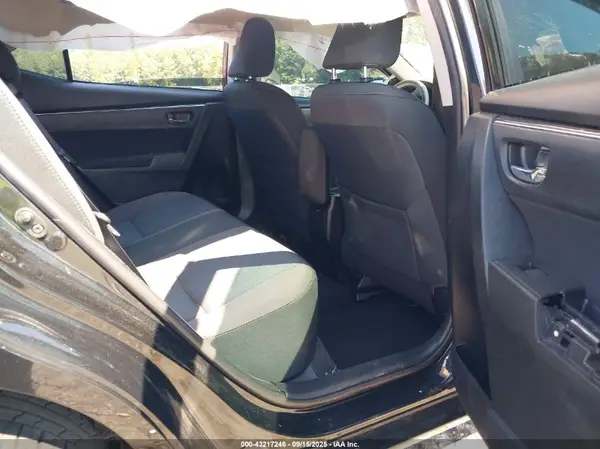 5YFBURHE7HP653637 2017 TOYOTA COROLLA - Image 8