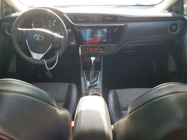 5YFBURHE7HP654027 2017 TOYOTA COROLLA - Image 8
