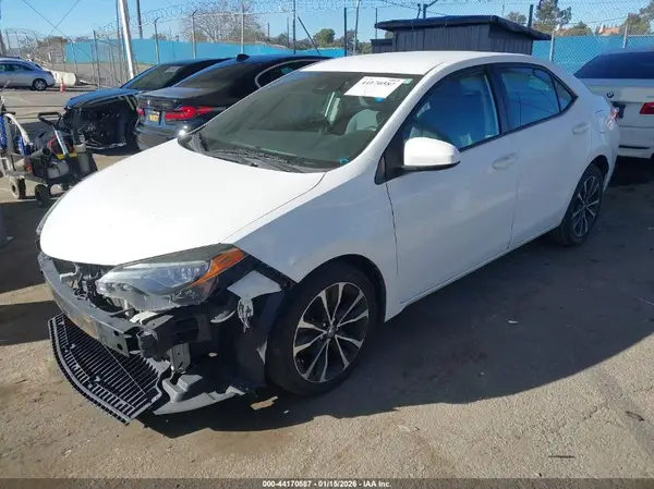5YFBURHE7HP656375 2017 TOYOTA COROLLA - Image 2