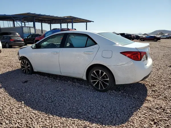5YFBURHE7HP656666 2017 TOYOTA COROLLA - Image 2