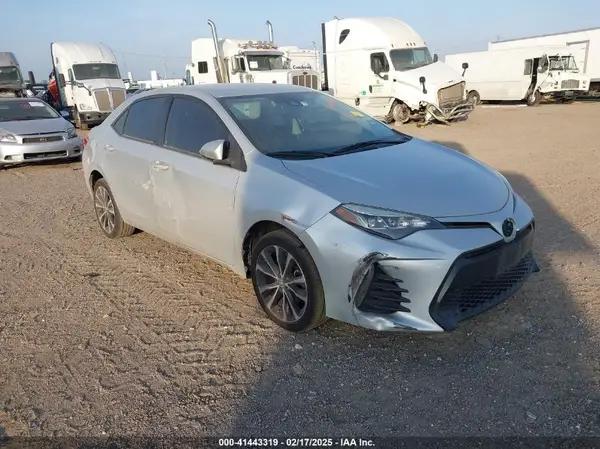 5YFBURHE7HP657610 2017 TOYOTA COROLLA - Image 1