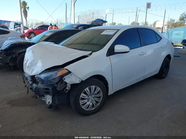 5YFBURHE7HP660846 2017 TOYOTA COROLLA - Image 2