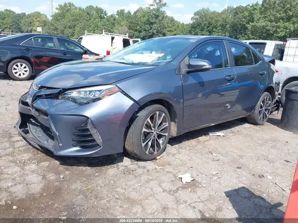5YFBURHE7HP660880 2017 TOYOTA COROLLA - Image 2