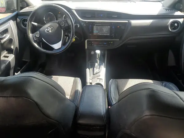 5YFBURHE7HP661219 2017 TOYOTA COROLLA - Image 8