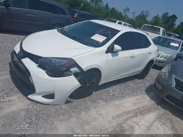 5YFBURHE7HP661401 2017 TOYOTA COROLLA - Image 2