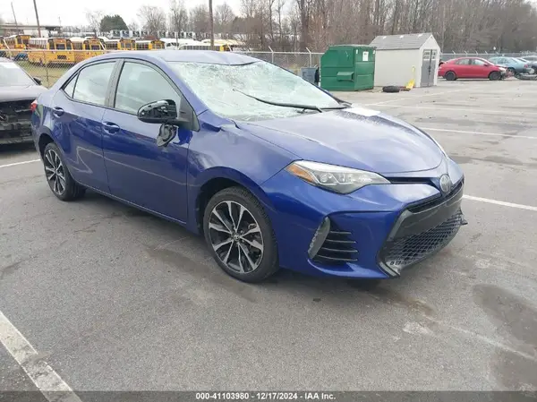 5YFBURHE7HP661415 2017 TOYOTA COROLLA - Image 1
