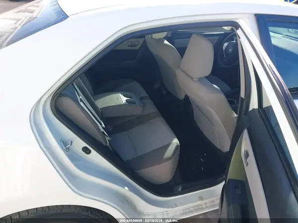 5YFBURHE7HP661768 2017 TOYOTA COROLLA - Image 8