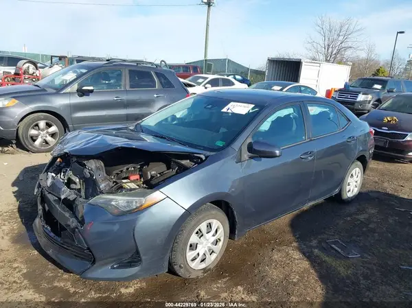 5YFBURHE7HP662726 2017 TOYOTA COROLLA - Image 2