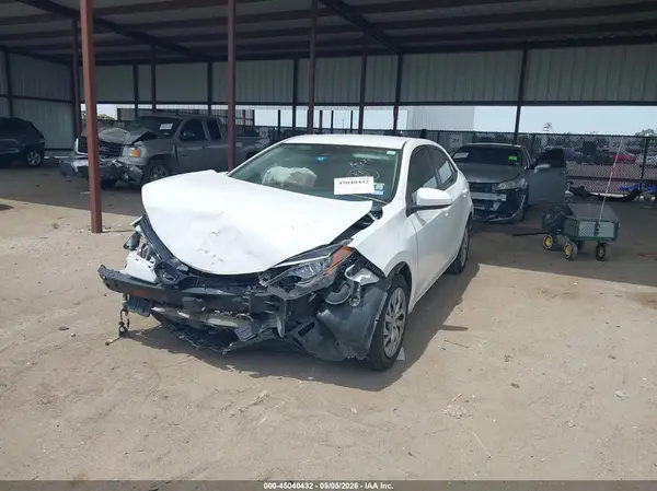 5YFBURHE7HP664735 2017 TOYOTA COROLLA - Image 2