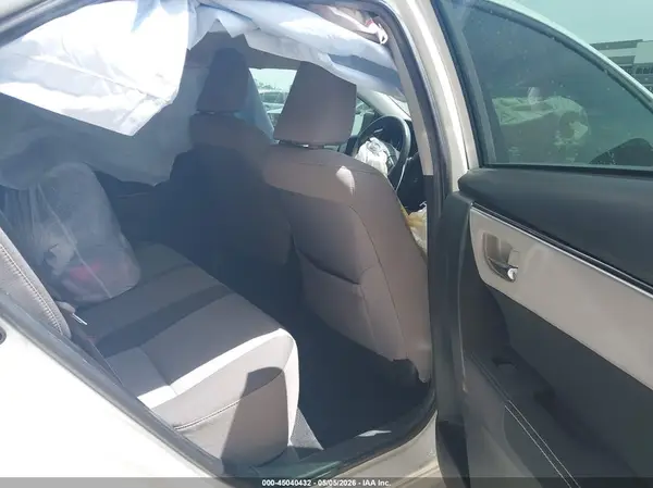 5YFBURHE7HP664735 2017 TOYOTA COROLLA - Image 8