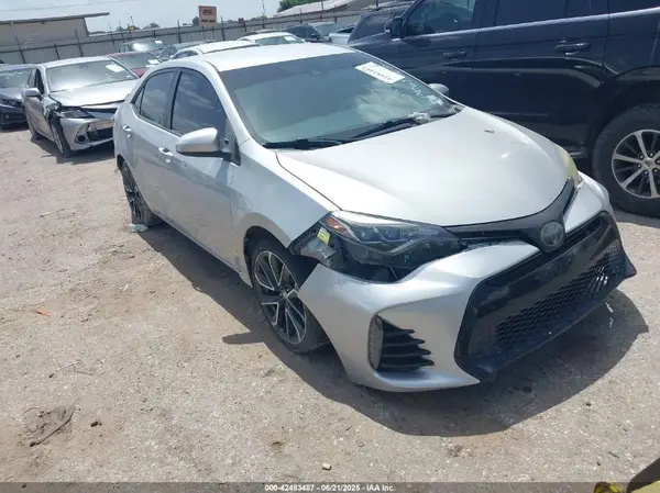 5YFBURHE7HP665447 2017 TOYOTA COROLLA - Image 1