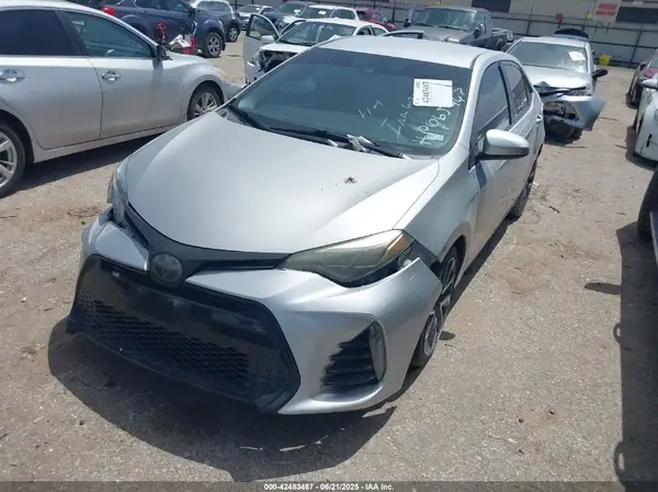 5YFBURHE7HP665447 2017 TOYOTA COROLLA - Image 2