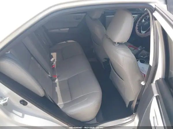 5YFBURHE7HP665447 2017 TOYOTA COROLLA - Image 8