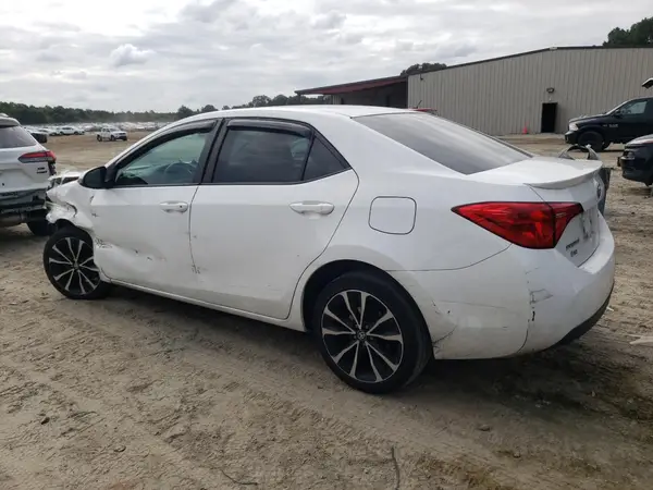 5YFBURHE7HP667053 2017 TOYOTA COROLLA - Image 2