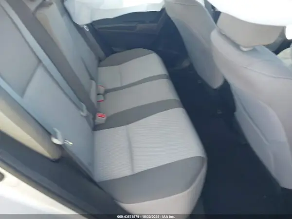 5YFBURHE7HP667750 2017 TOYOTA COROLLA - Image 8