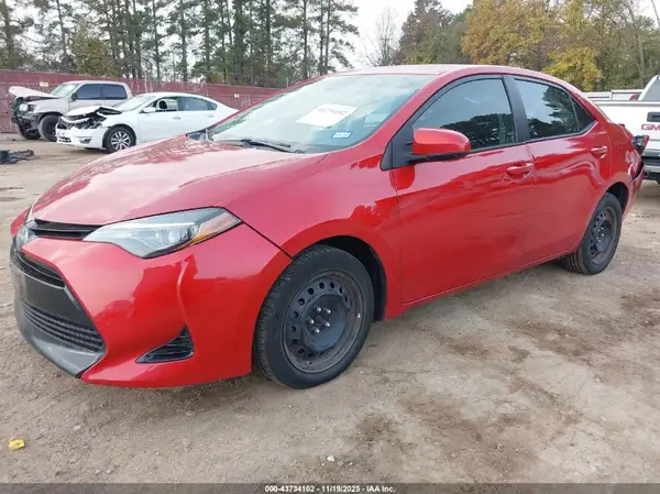 5YFBURHE7HP668350 2017 TOYOTA COROLLA - Image 2