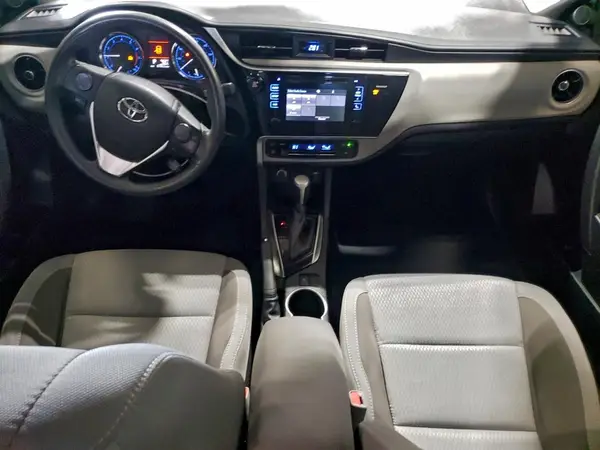 5YFBURHE7HP669689 2017 TOYOTA COROLLA - Image 8