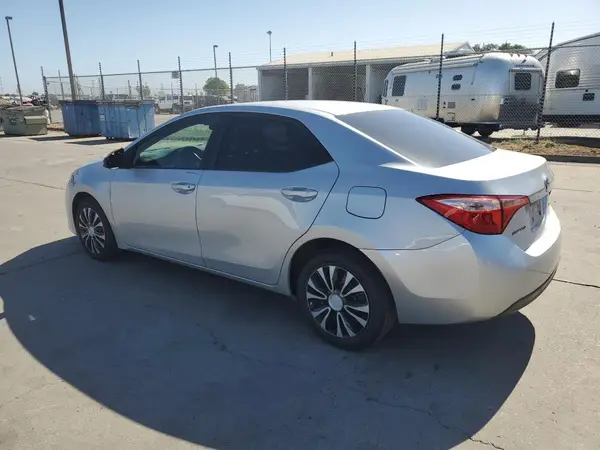 5YFBURHE7HP669997 2017 TOYOTA COROLLA - Image 2
