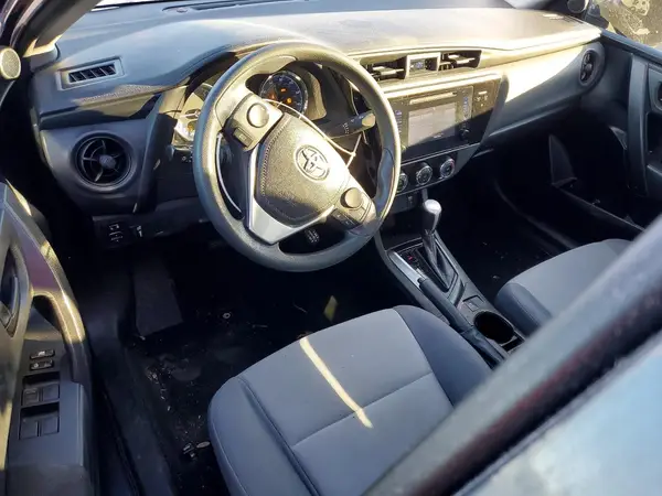 5YFBURHE7HP670390 2017 TOYOTA COROLLA - Image 8