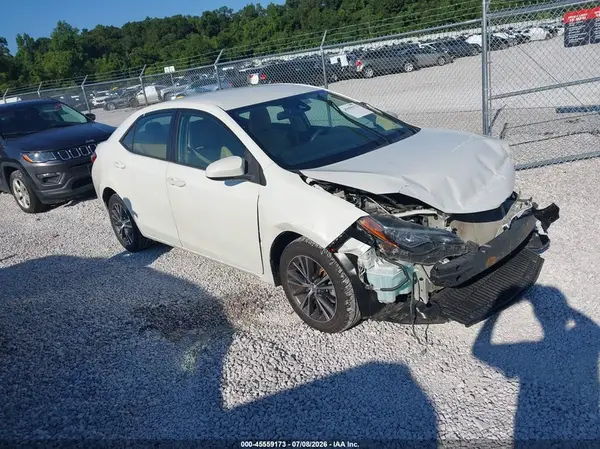 5YFBURHE7HP672284 2017 TOYOTA COROLLA - Image 1