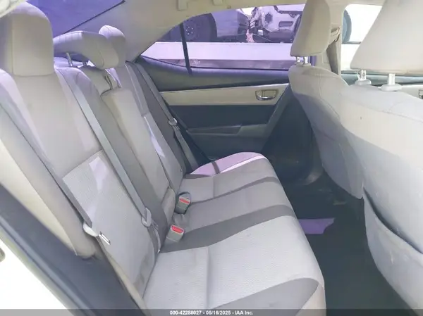 5YFBURHE7HP672723 2017 TOYOTA COROLLA - Image 8