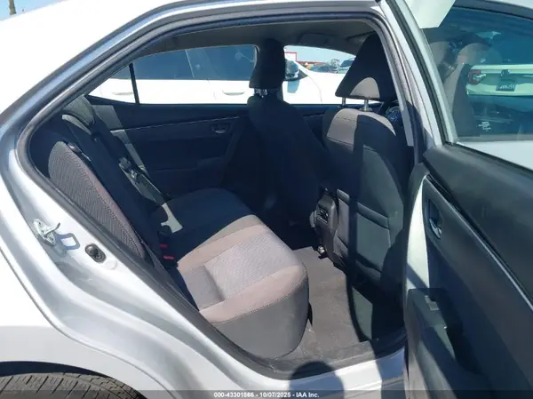 5YFBURHE7HP674844 2017 TOYOTA COROLLA - Image 8