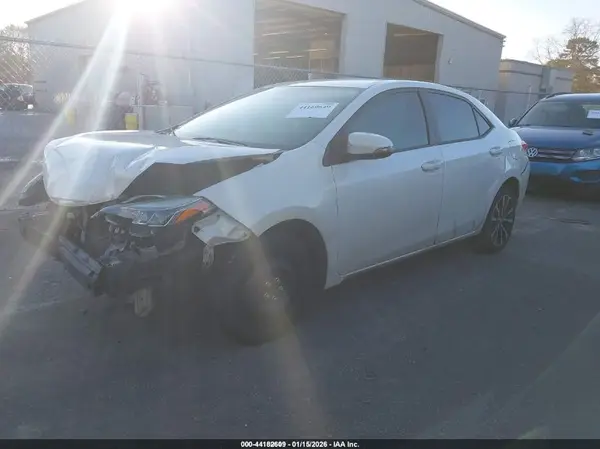 5YFBURHE7HP676481 2017 TOYOTA COROLLA - Image 2