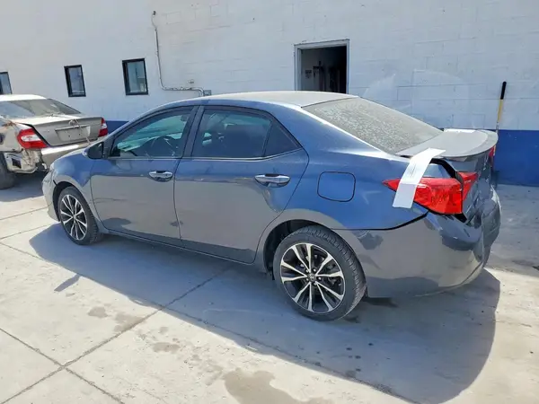 5YFBURHE7HP678487 2017 TOYOTA COROLLA - Image 2