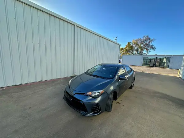 5YFBURHE7HP678568 2017 TOYOTA COROLLA - Image 2