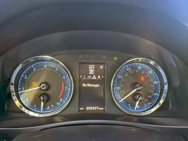 5YFBURHE7HP678568 2017 TOYOTA COROLLA - Image 8