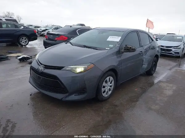 5YFBURHE7HP679106 2017 TOYOTA COROLLA - Image 2