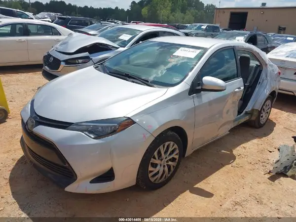 5YFBURHE7HP681132 2017 TOYOTA COROLLA - Image 2